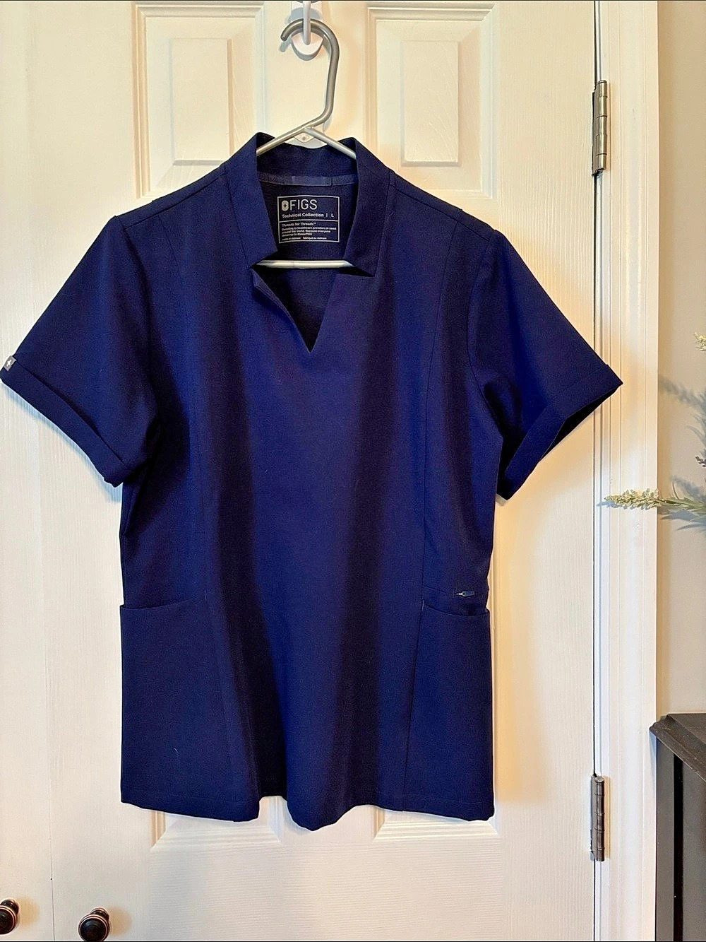 FIGS Women's Scrub Top in Blue Large NWOT